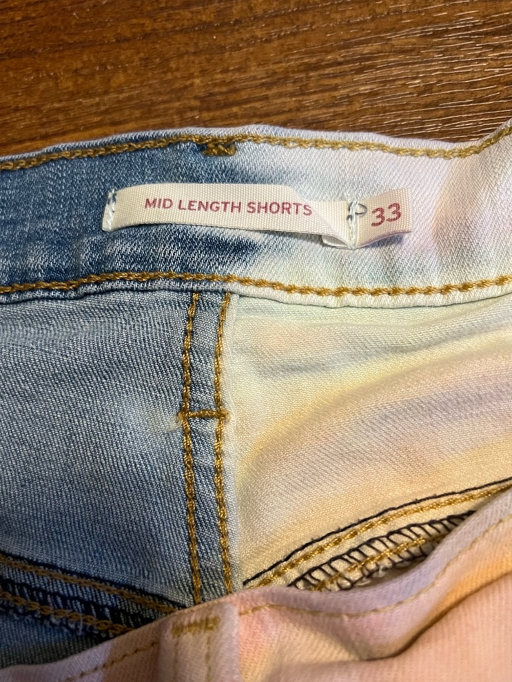 Levi's Denim Two Tone Multicolor Split Tie Dye Jean Shorts Size 33 - Picture 5 of 7